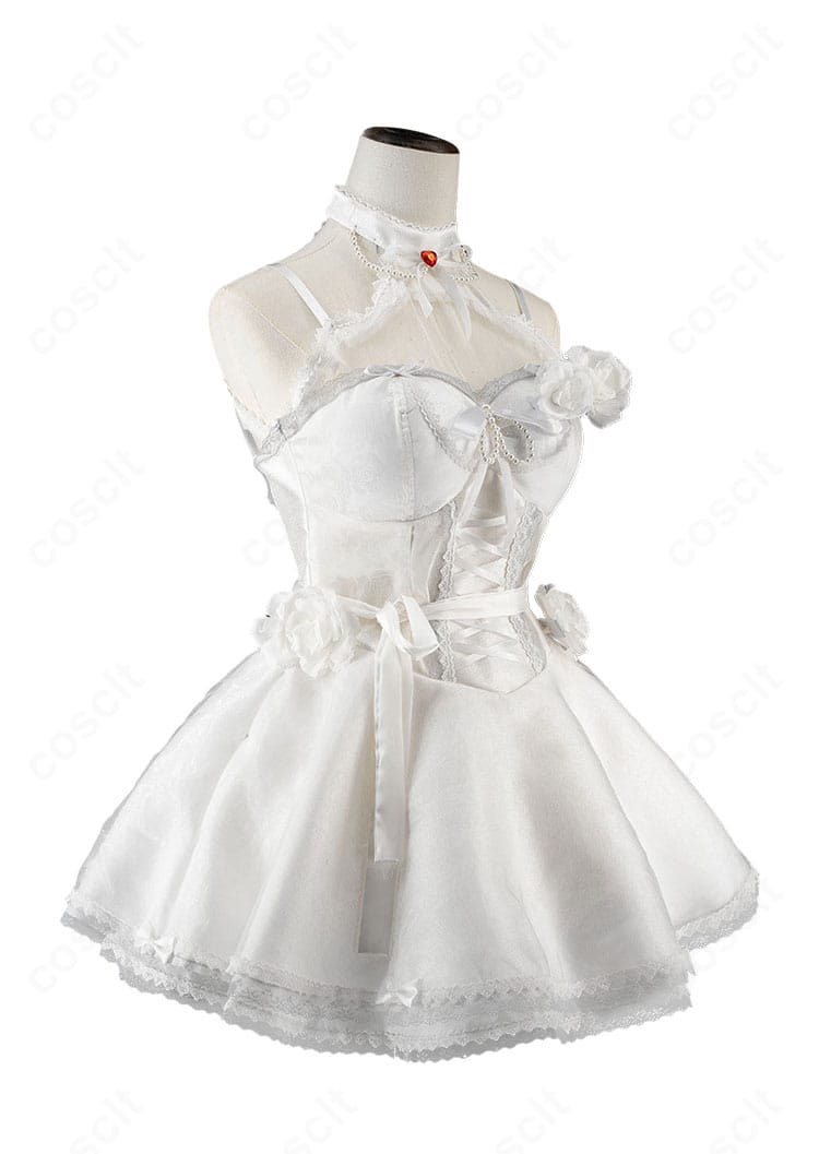 アリス メルヘンドリームの側面ディテール。スカートの広がりと袖パーツの立体感、シルエットの美しさを強調。