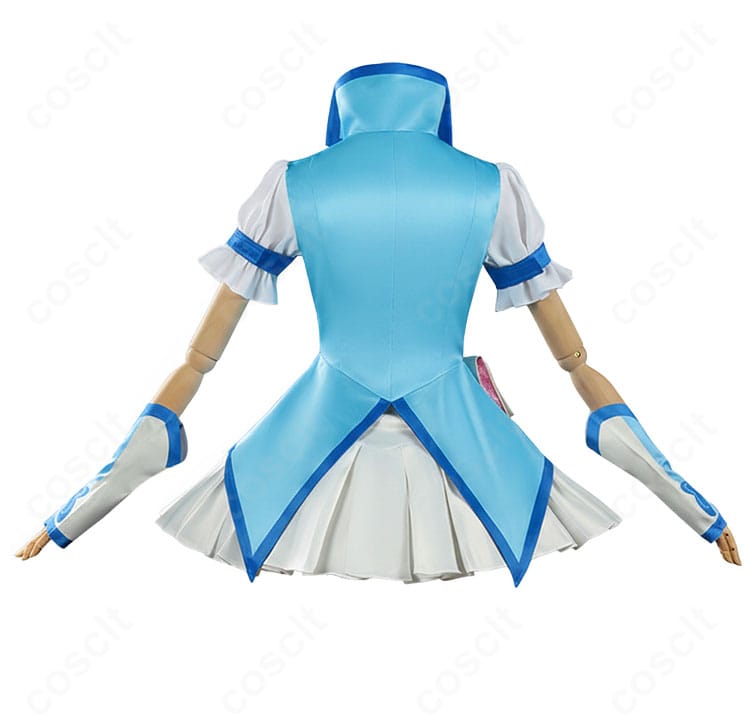 キュアアクア衣装の背面。背開きの着脱仕様と背肩の装飾配置を表示。