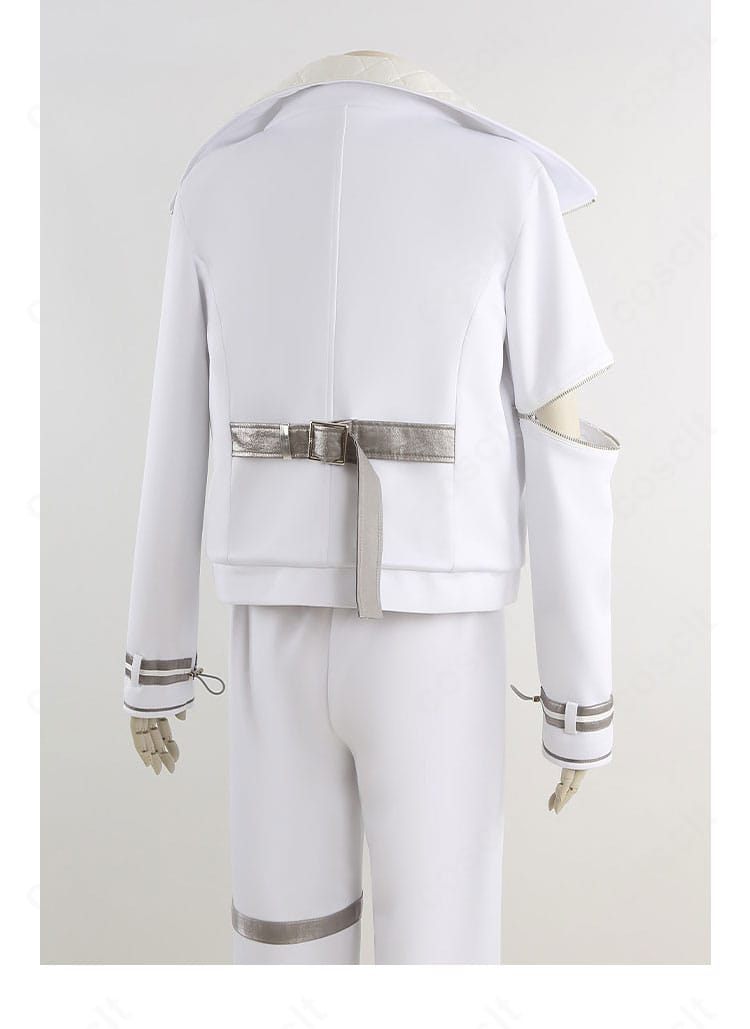 ジャケット背面装飾の近接。背面パネルと装飾テープの配置が分かる。