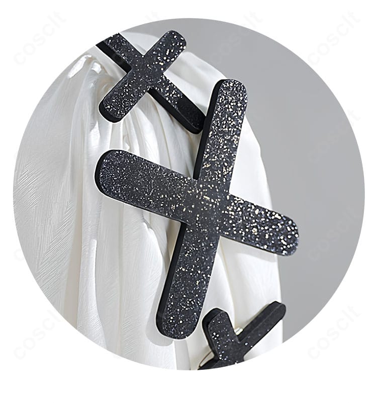 長手袋と袖口まわりのディテール。ステッチとフィット感を示すクローズアップ