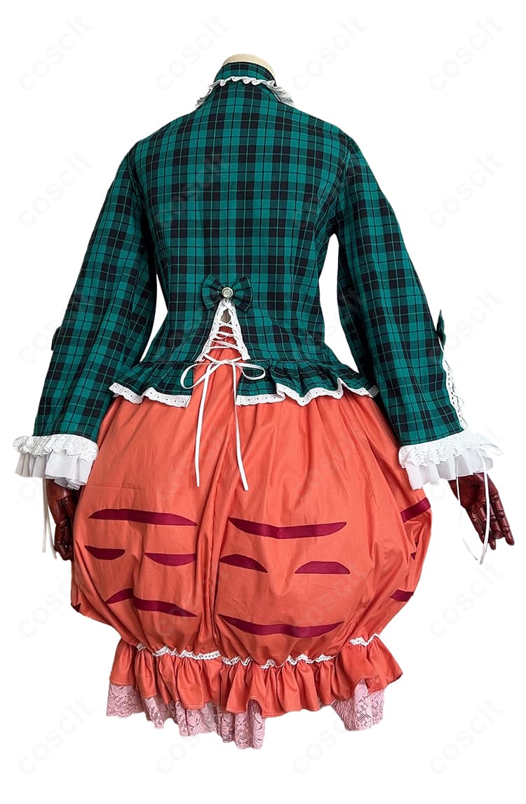 東方Project 秦こころ アレンジ衣装の背面。蝶結びのデザインと背面のシルエット、和風アレンジのバランスが見える写真