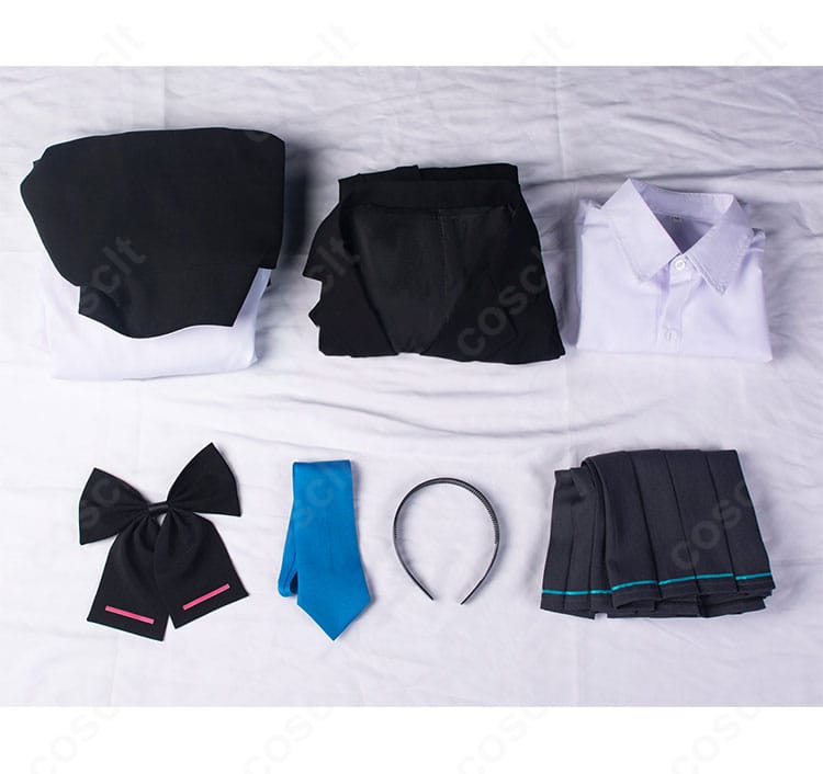 セット内容一式の平置き画像。カチューシャ、コート、ブレザー、シャツ、スカート、ネクタイ、髪飾りの構成が分かる。