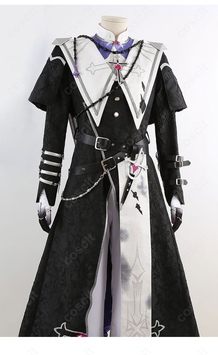 衣襟の装飾アップ:襟元のチェーン・ブローチとステッチの質感