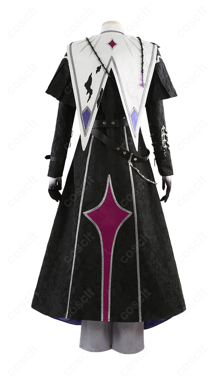 背面全景:背中のシルエットとケープ風ライン、裾の広がり