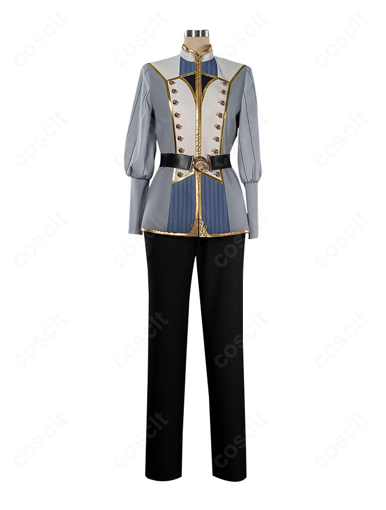 上着・ベルト・装飾の質感が伝わる全体ディテール