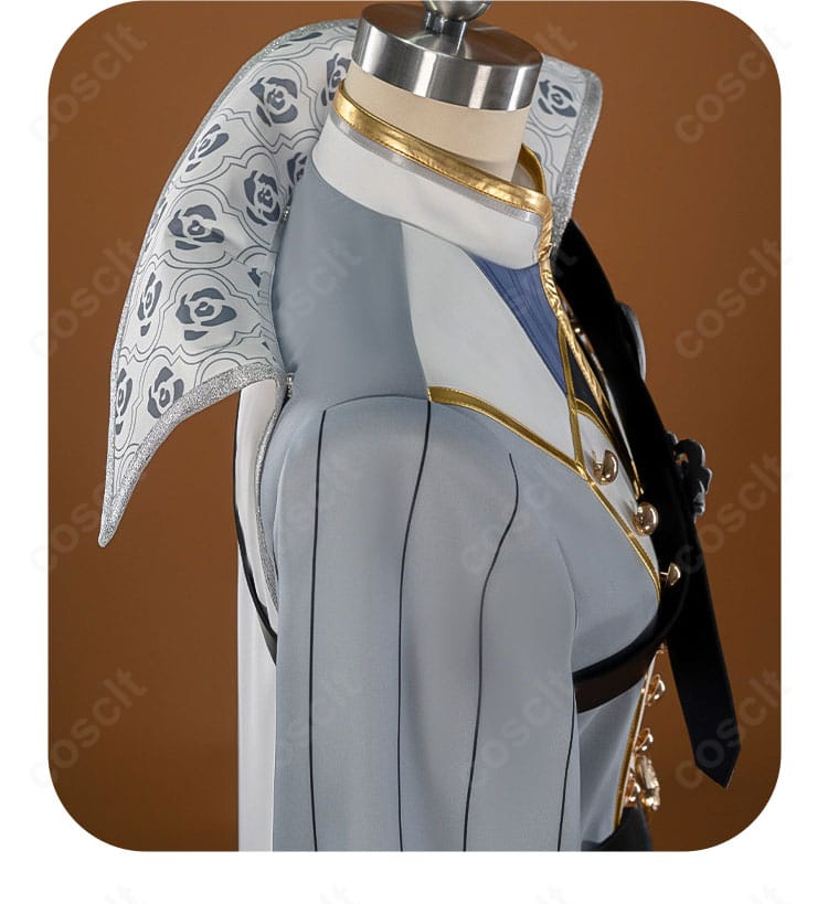 肩から袖にかけての装飾とステッチワークのアップ