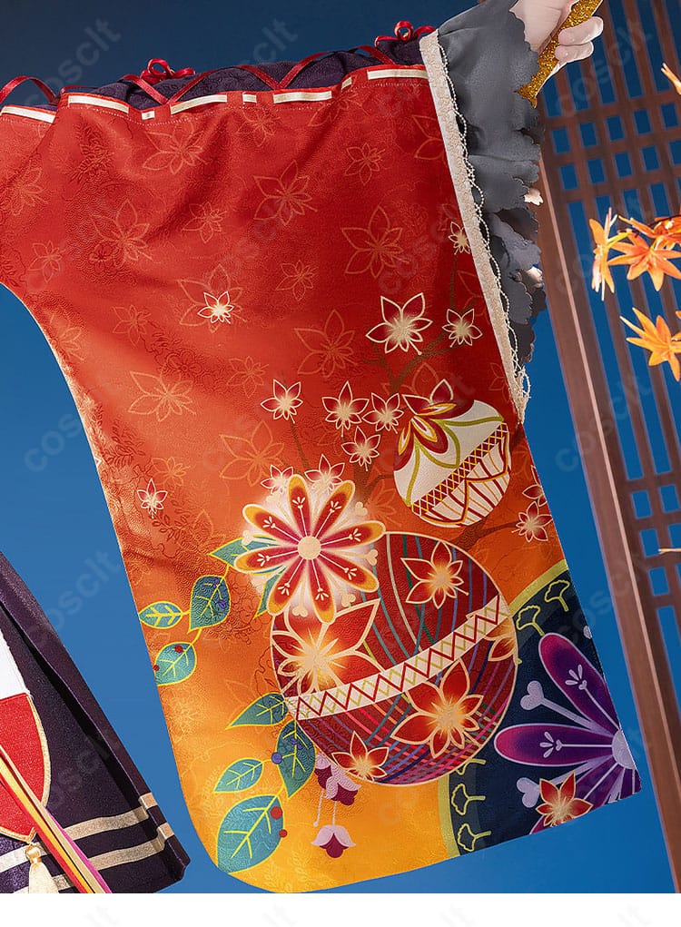 腰飾りの意匠と留め具構造を示すクローズアップ