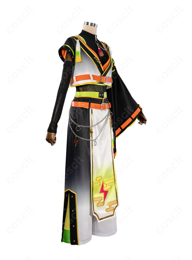 衣装右側面のベルト位置と腰布のレイヤー構成がわかる画像