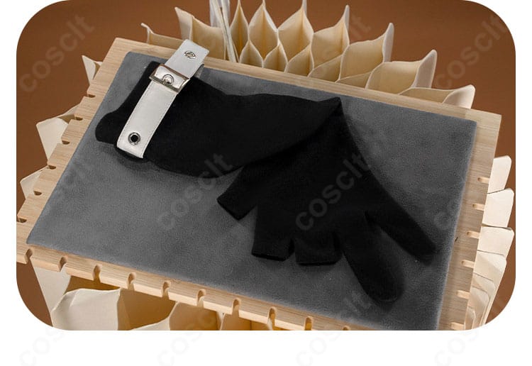 手袋とアームカバーの素材感・装着イメージを示すディテール写真