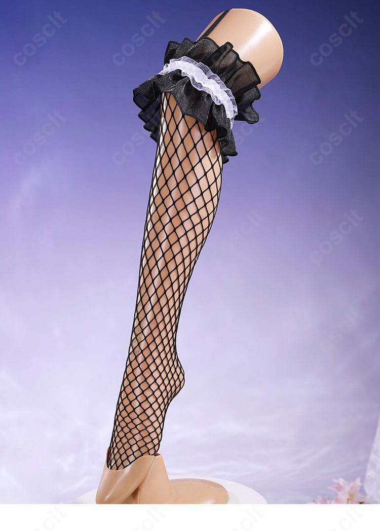 太もも飾りとニーハイソックスの装飾ディテール