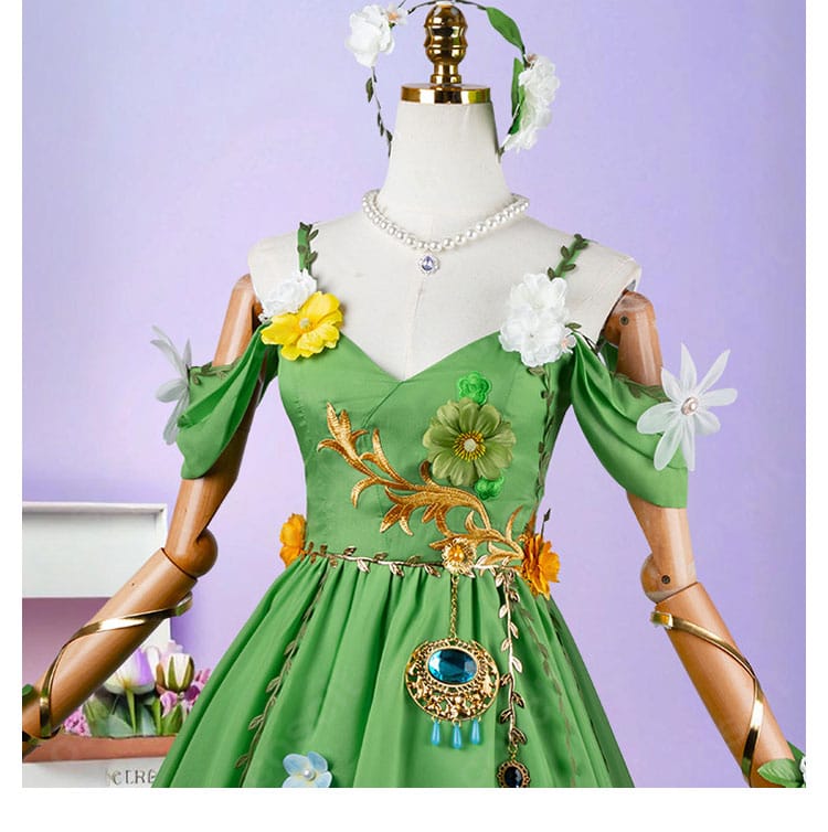 エマ・ウッズ 朽ちぬ長夏コスプレのウエストラインとスカートの広がり