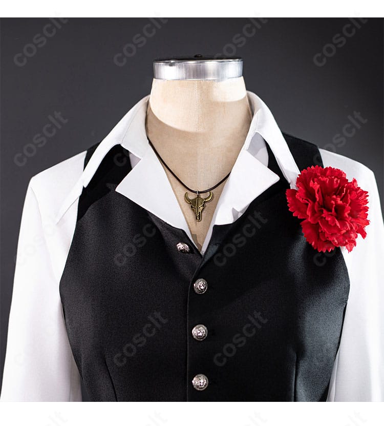 闘牛士衣装のシャツ襟元と胸飾りのディテール