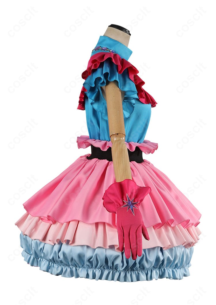 【推しの子】星野アイ B小町 第3期ステージ衣装のスカートディテール。動きに合わせたフレア感と発色の良さを示す画像。