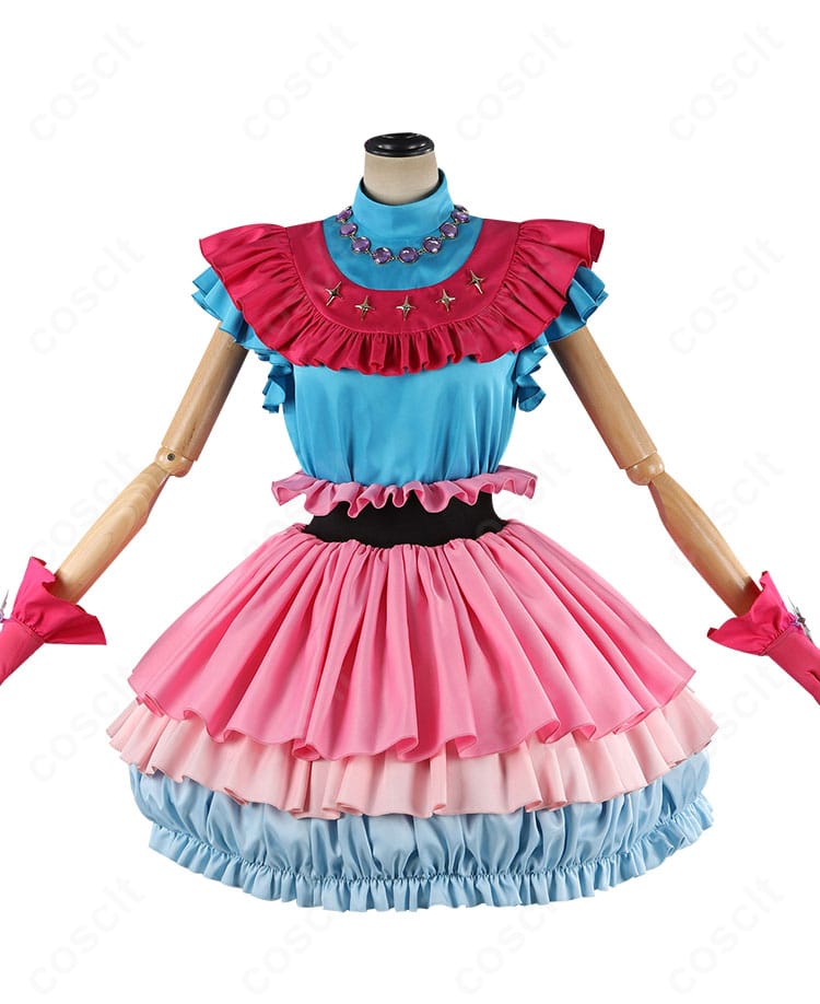 【推しの子】星野アイ B小町 第3期ステージ衣装の背面ディテール。トップスのラインとスカートの広がりを確認できる画像。