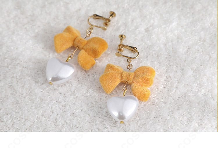 耳飾り（イヤリング）のデザインと金具部ディテール画像