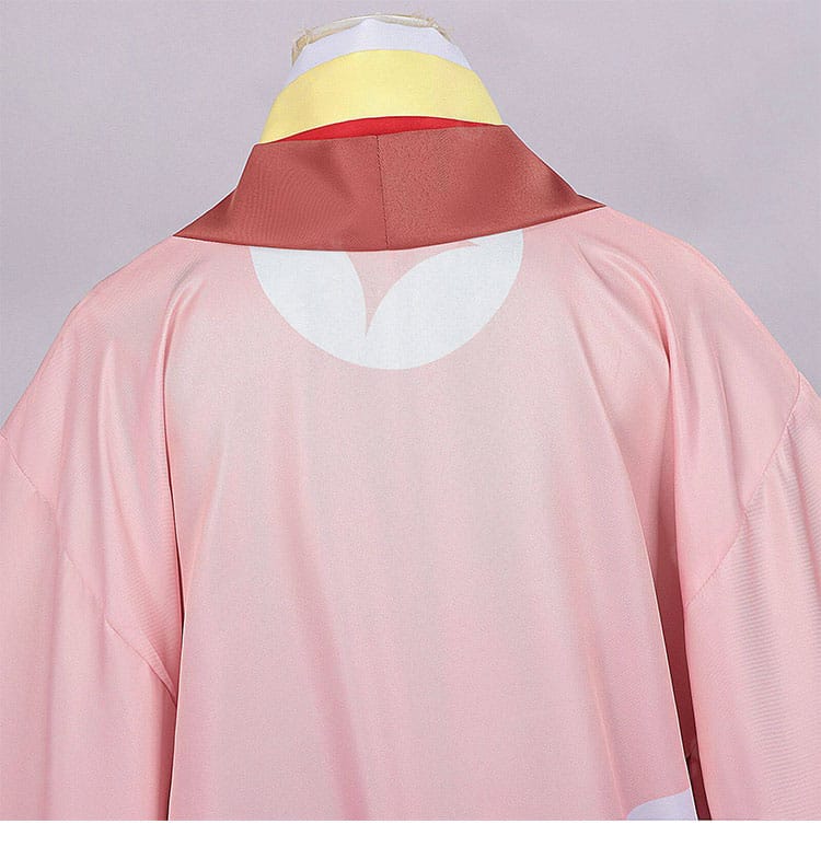 背肩部分の装飾ディテール写真|後ろ姿を彩る意匠とステッチ