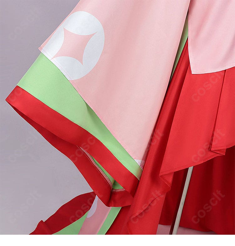 袖口装飾のディテール写真|パイピングと柄の仕立てを確認できる接写