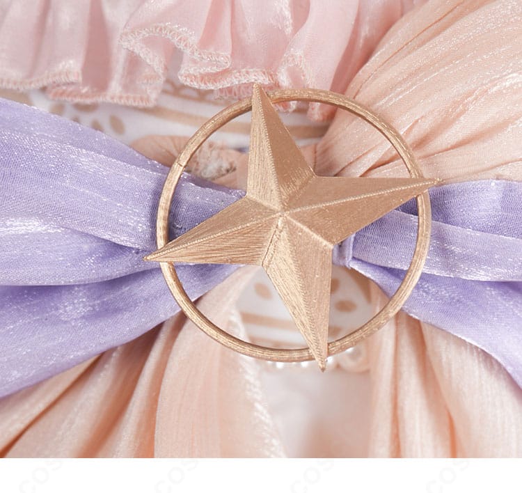 腰飾りパーツの質感と留め具ディテール