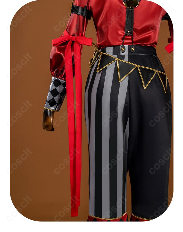 パンツの装飾ディテール(ストレッチサージの質感とライン)