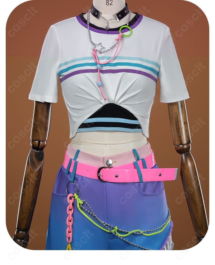 トップス装飾ディテール:胸元デザインとステッチの近接