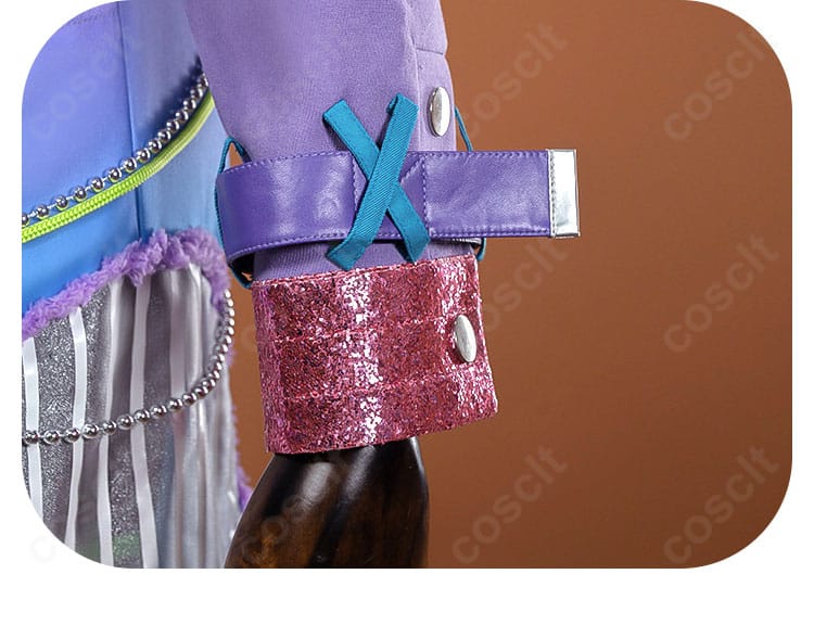 左袖の装飾ディテール:モチーフ配置とライン取り