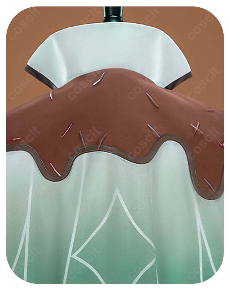 背肩の装飾ディテール(エポーレット風装飾と留め具)