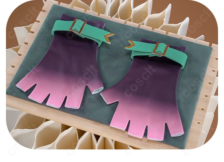 付属手袋のディテール(手首まわりの形状とステッチ)