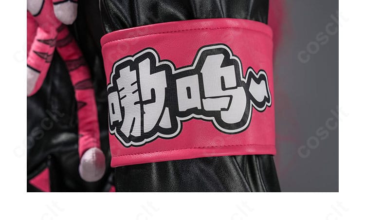 袖口とアームアクセサリーの装飾・縫製ディテール