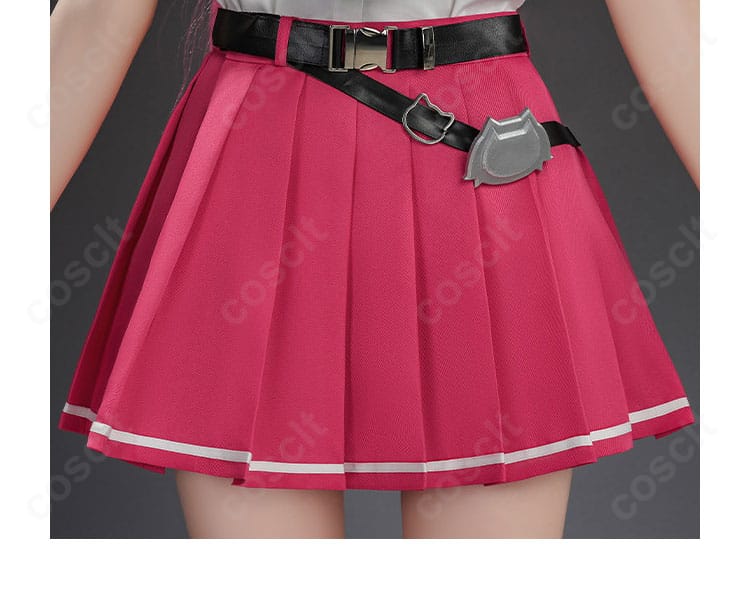 スカート裾の装飾ラインとプリーツの表情ディテール