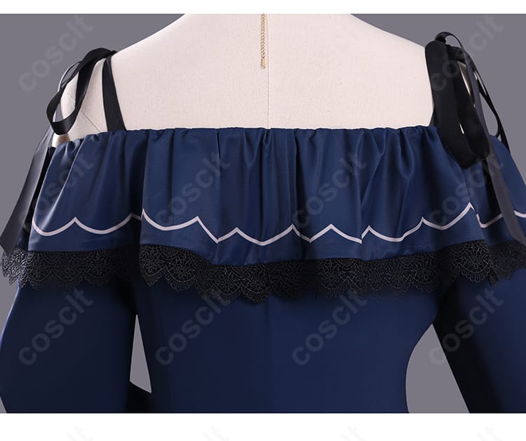 背面装飾のアップ。背中のリボンと装飾パーツの位置関係が分かる