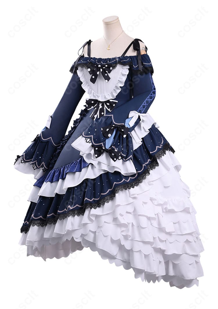 夏目アンアン衣装の側面カット。スカートの広がりと袖飾りの形状を強調