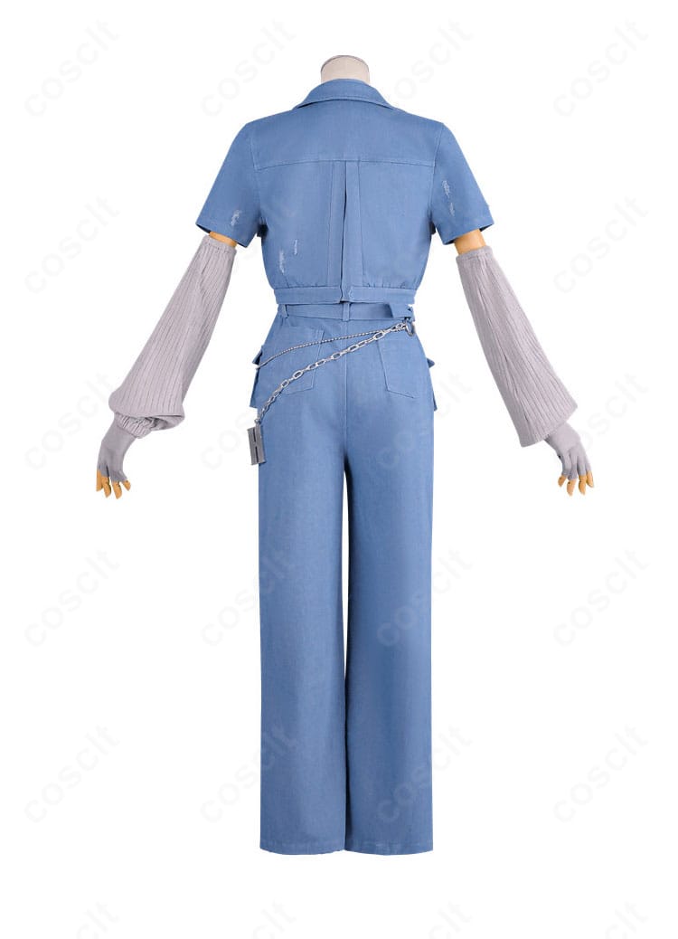 背面のシルエットとチェーン配置を確認できる後ろ姿全体写真