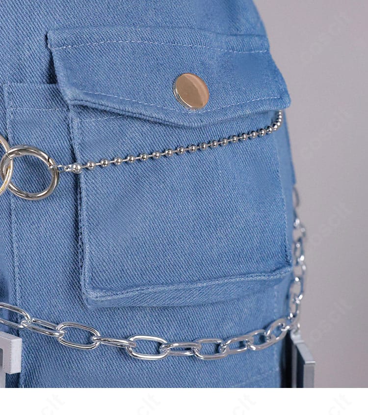 ズボンのポケット周りとタブ装飾のディテール写真