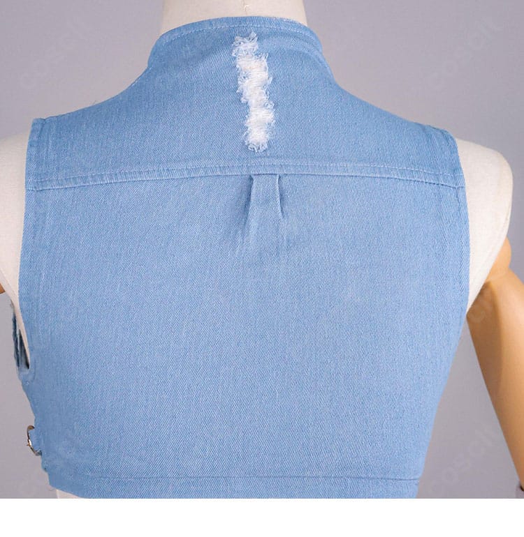 背面ヨークや切り替えラインの縫製を写した背面ディテール