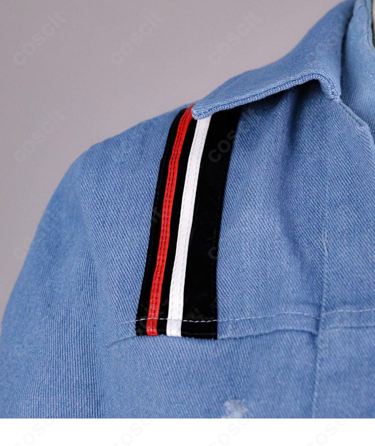 上着の襟元デザインとステッチワークが分かるクローズアップ