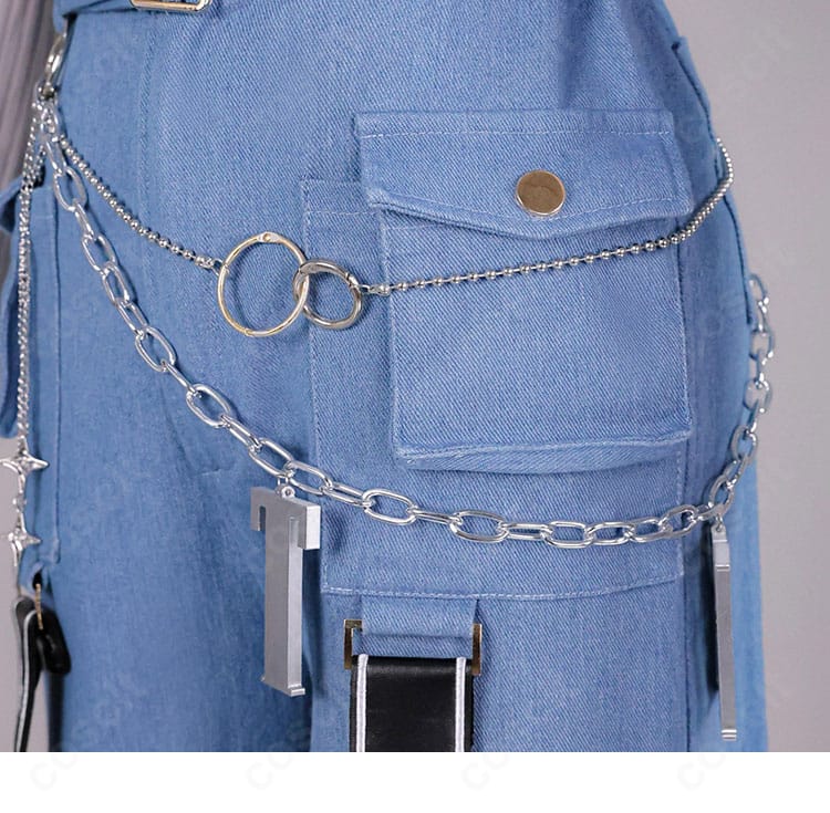 ウエスト周りの装飾配置とベルトループを示す寄り写真