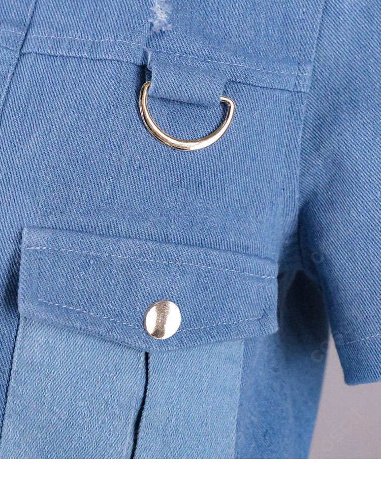 上着ポケットと装飾タブの作り込みを示すディテール写真