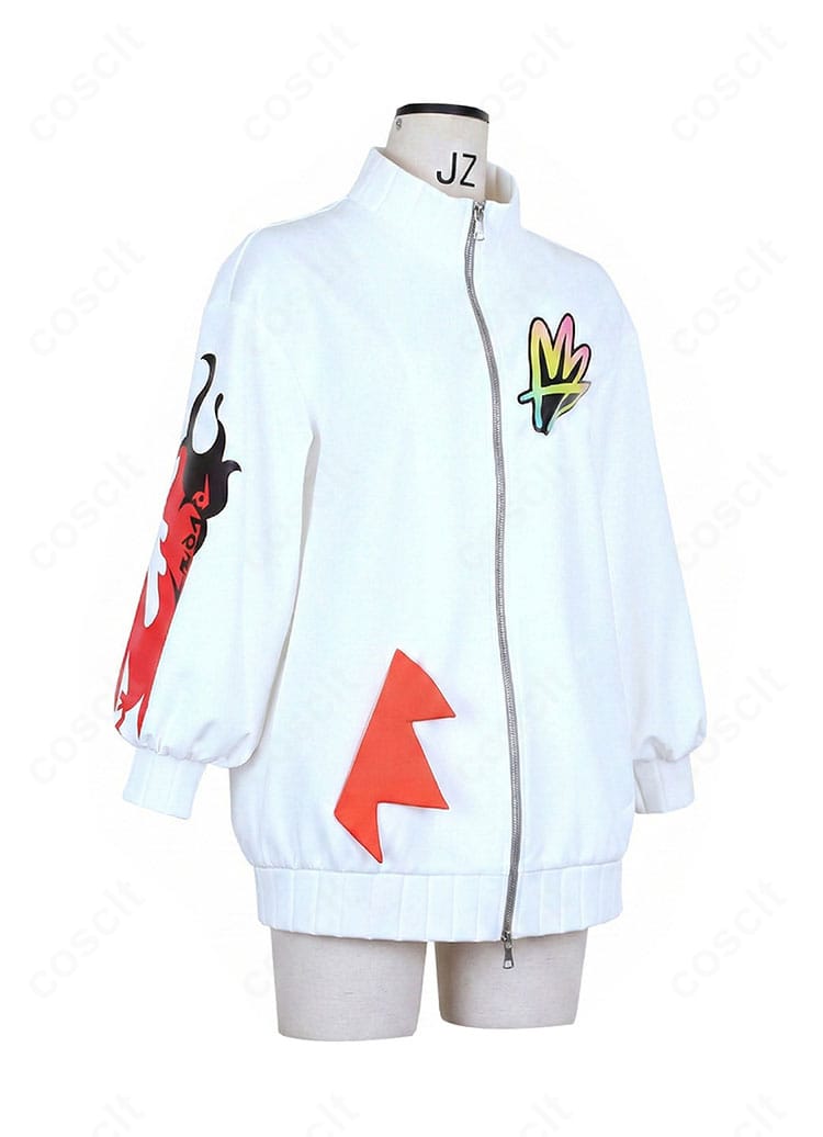 ピュール コートの側面。肩線と裾のライン、フィット感を確認できる画像