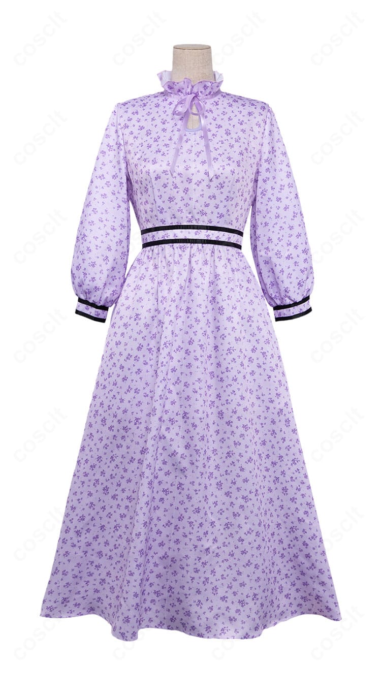 フェルン私服ワンピースの正面全体像。紫の小花柄とAラインが分かるカット