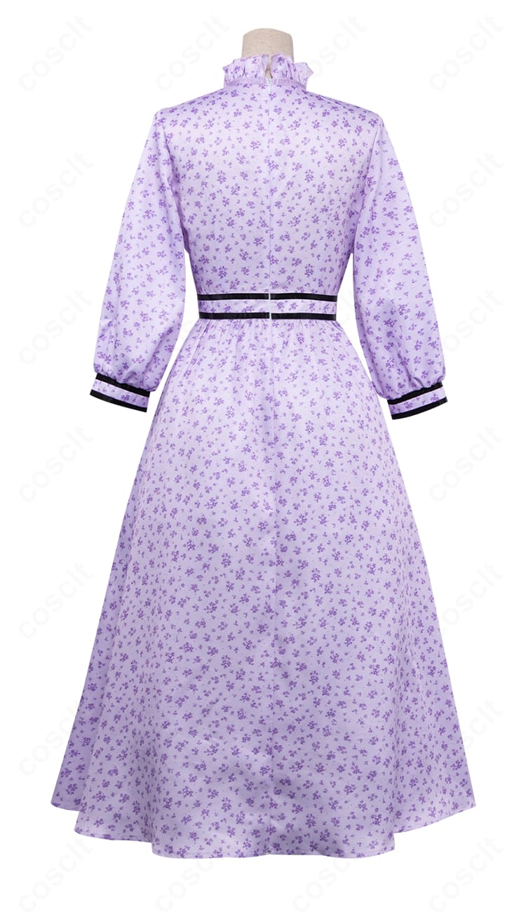 フェルン私服ワンピースの背面全体像。背面開き仕様と裾ラインを確認できる画像