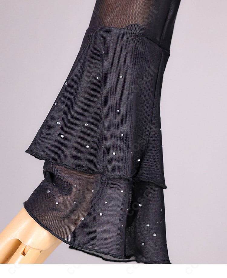 儒烏風亭らでん Flashpoint衣装 袖口の配色ラインとカフスボタン