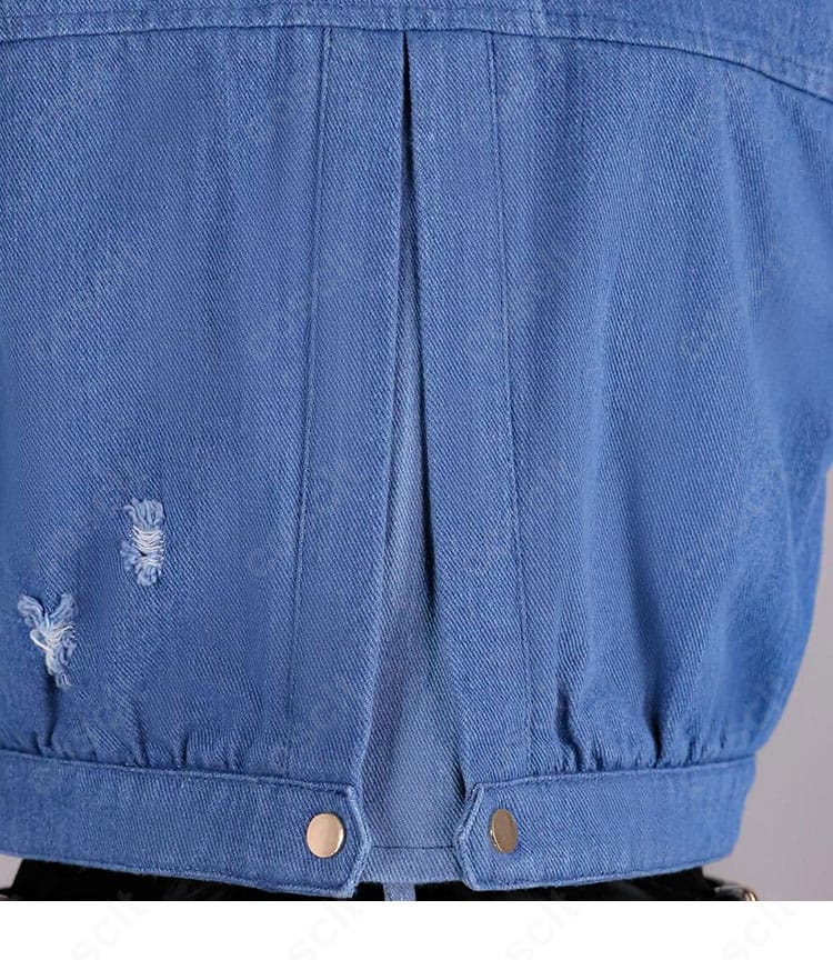 背面ヨークと切替・ベルト通しなど後ろディテールの拡大