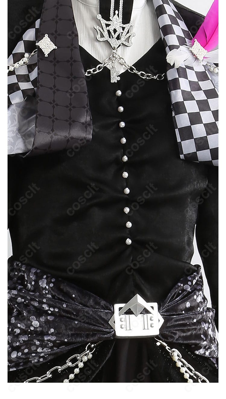 前立て周辺の装飾（前合わせのステッチと金具バランス）