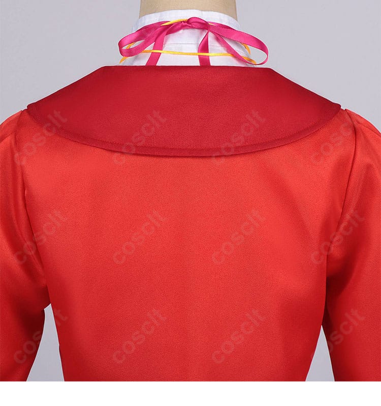 背肩部分のディテール(ヨーク切替と肩線の縫製)