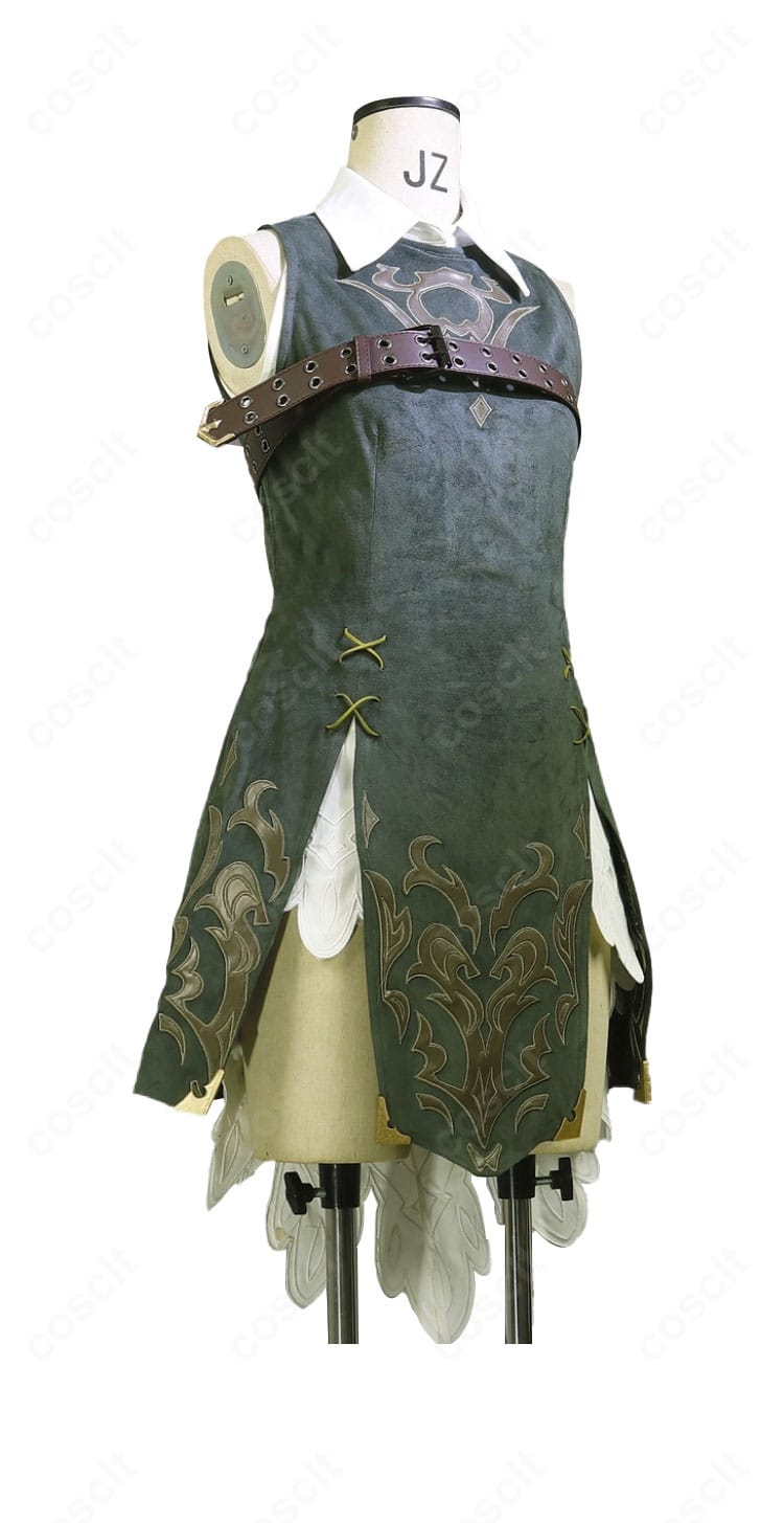 ルパ コスプレ衣装の側面図。ウエストラインとレッグカバーのフィット感、ショートレギンスの重ね方を示す