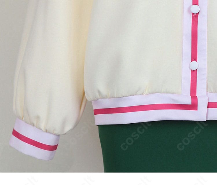 袖口の装飾ディテール。カフスの仕立てとステッチ、手首周りの収まりをクローズアップ。