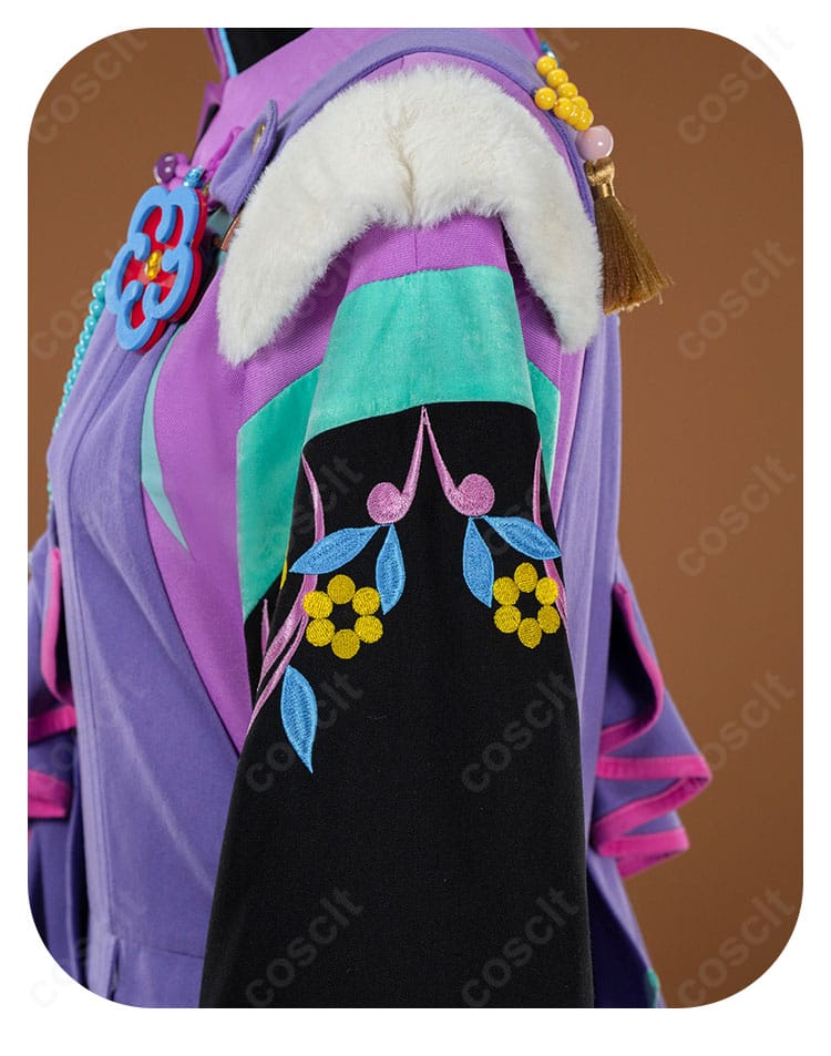 肩〜袖口の装飾ディテール。配色ラインと金具の質感がわかる