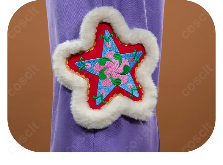 パンツ裾の装飾ディテール。配色切替とステッチワーク