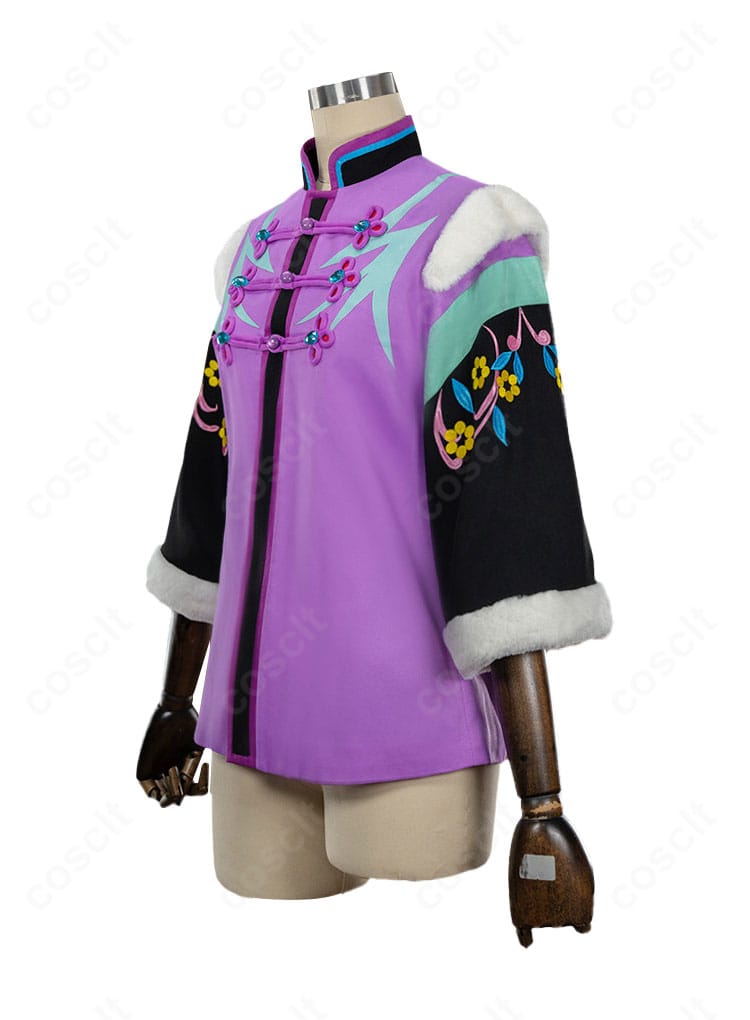 上衣側面のステッチと生地感。厚手サージのハリと縫製ディテール