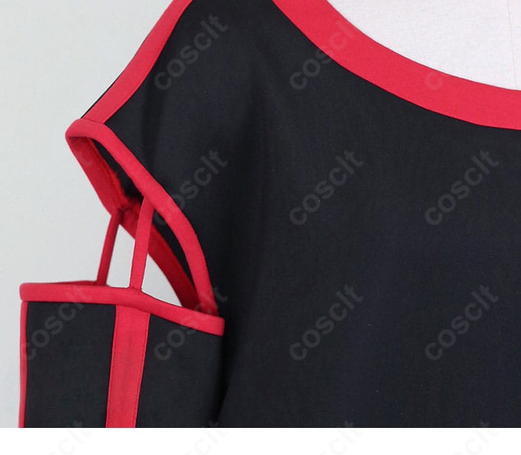 パーカー袖の装飾ディテールと生地のハリ感